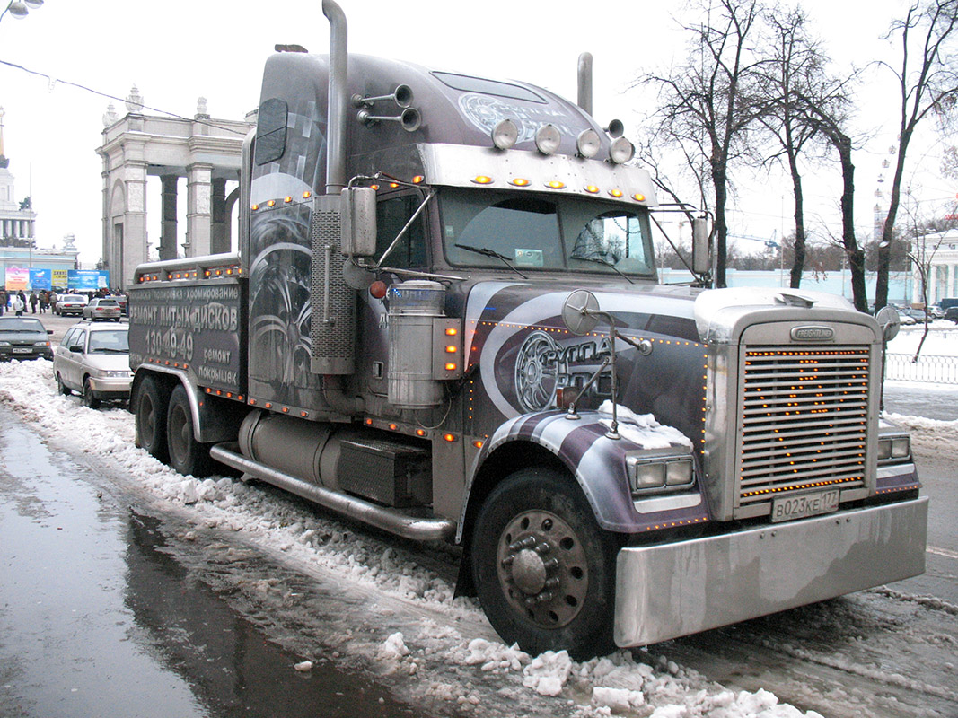 Москва, № В 023 КЕ 177 — Freightliner FLD 132 Classic XL