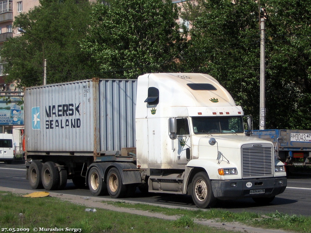 Санкт-Петербург, № О 334 ВЕ 78 — Freightliner FLD 120