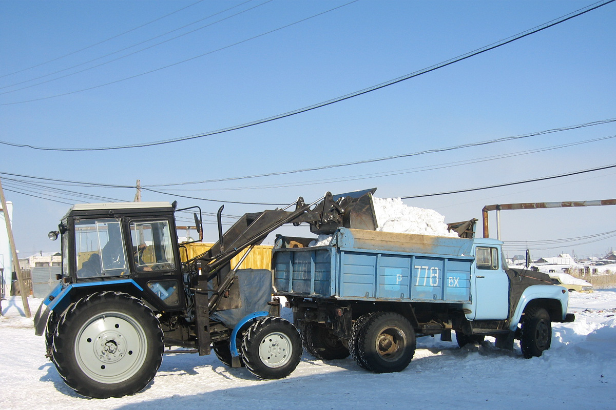 Саха (Якутия), № 2471 РМ 14 — Беларус-82.1; Саха (Якутия), № Р 778 ВХ 14 — ЗИЛ-495810