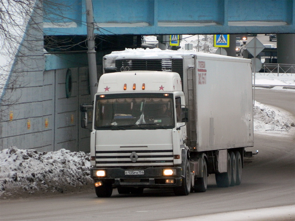 Новосибирская область, № С 135 РН 154 — Renault R-Series Major