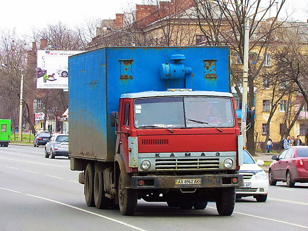 Харьковская область, № АХ 8962 АК — КамАЗ-53212