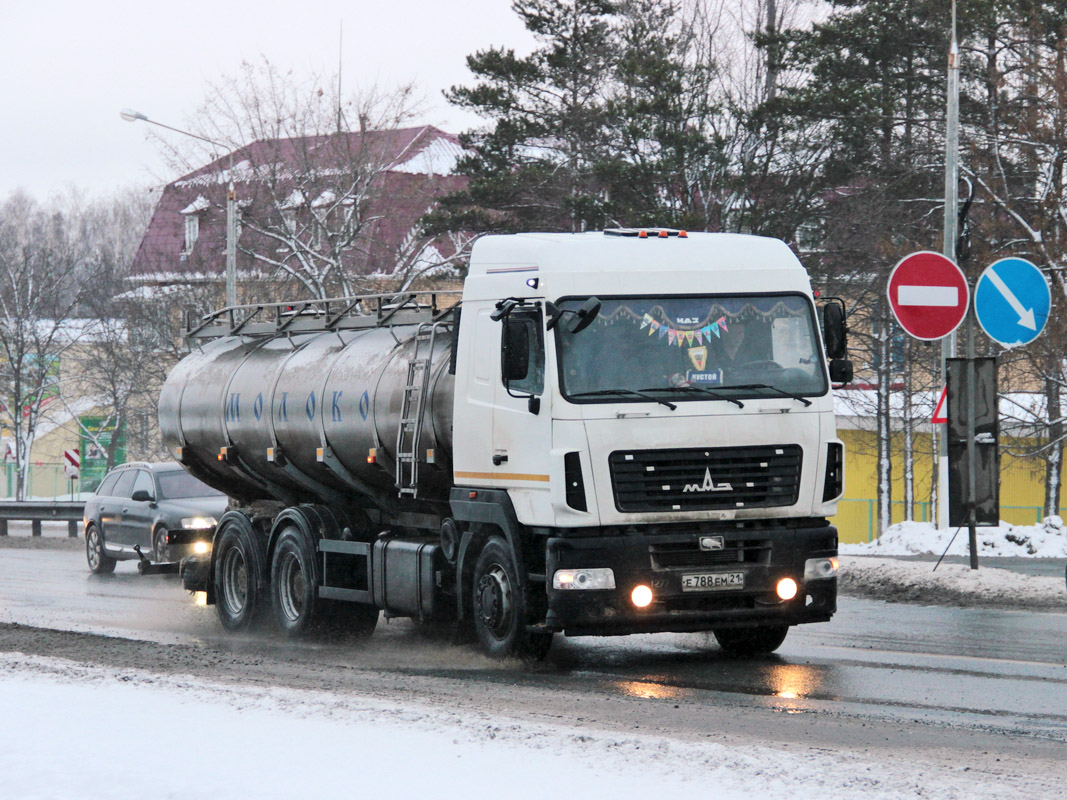 Чувашия, № Е 788 ЕМ 21 — МАЗ-6312B9