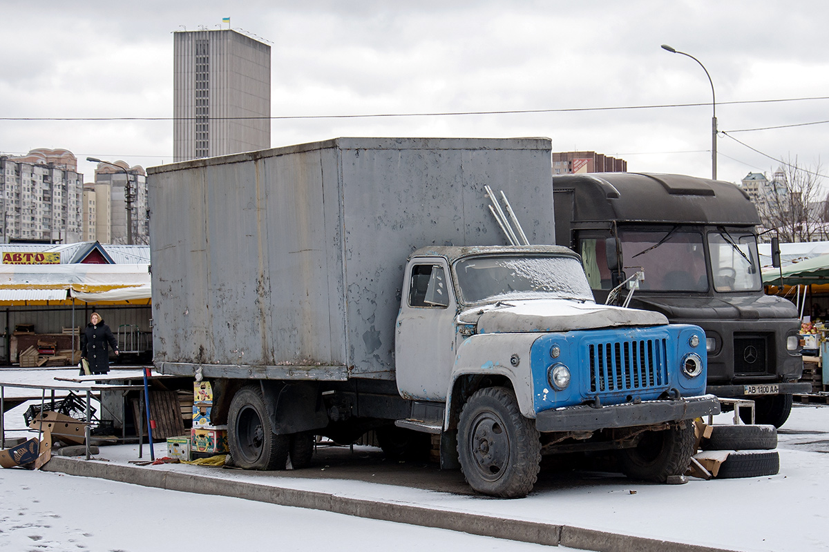 Киев, № (UA11) Б/Н 0005 — ГАЗ-52-01; Киев — Автомобили без номеров