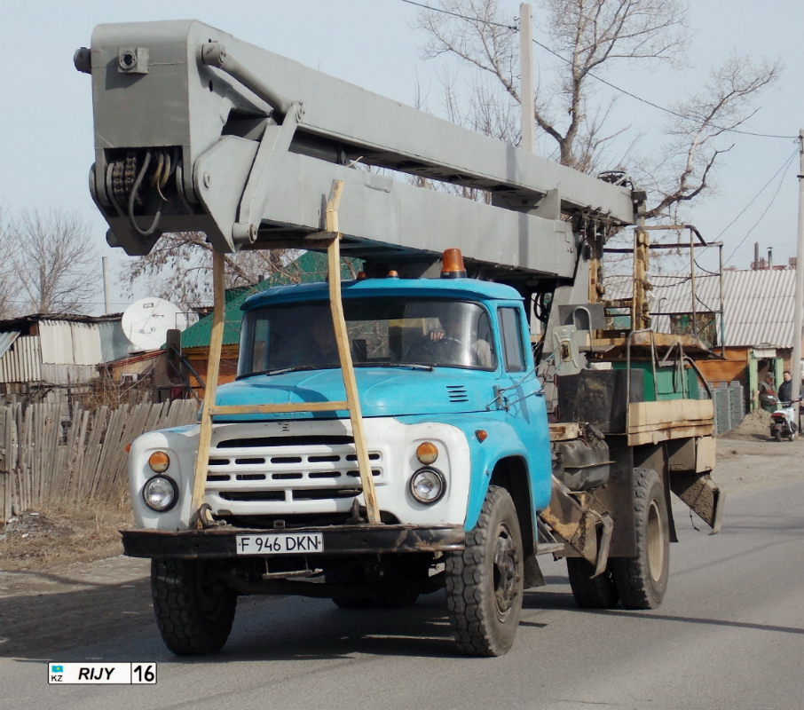 Восточно-Казахстанская область, № F 946 DKN — ЗИЛ-431412