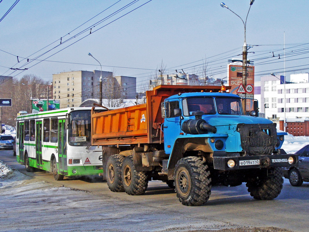 Кировская область, № В 019 КТ 43 — Урал-55571-40