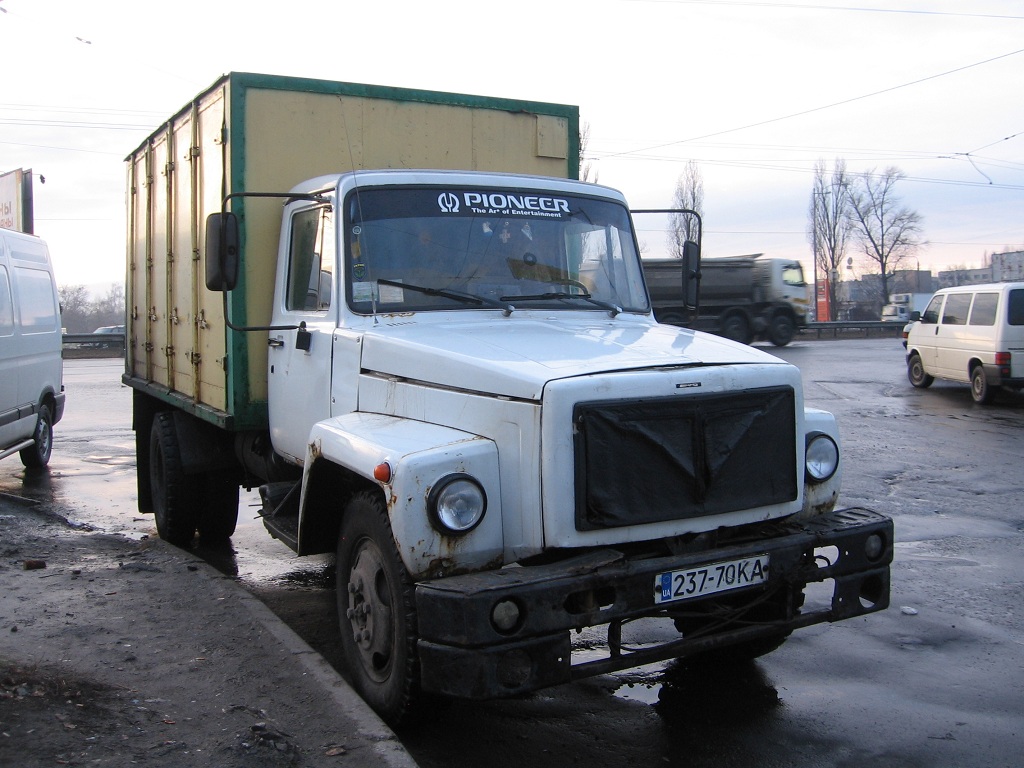 Киев, № 237-70 КА — ГАЗ-3307