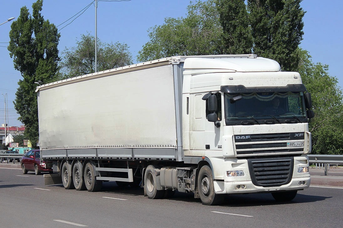 Алматинская область, № 885 LPA 05 — DAF XF105 FT