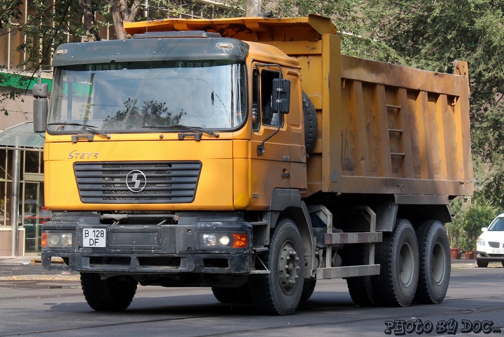 Алматинская область, № B 128 DF — Shaanxi Shacman F2000 SX325x