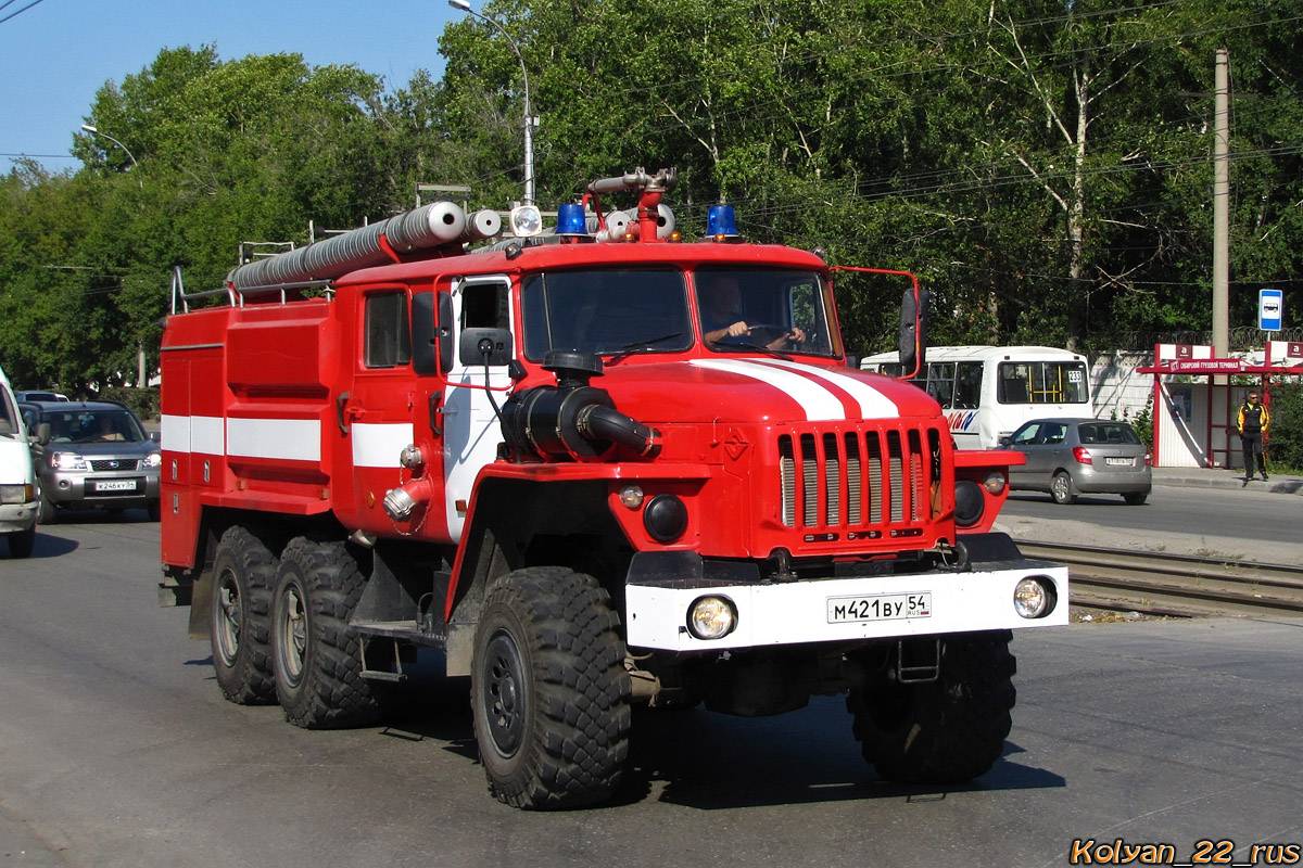 Новосибирская область, № М 421 ВУ 54 — Урал-5557-40