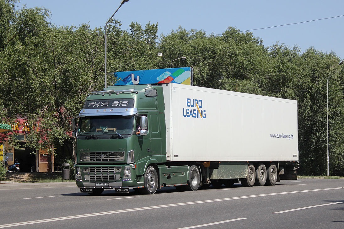 Туркестанская область, № X 717 BUO — Volvo ('2002) FH16.610