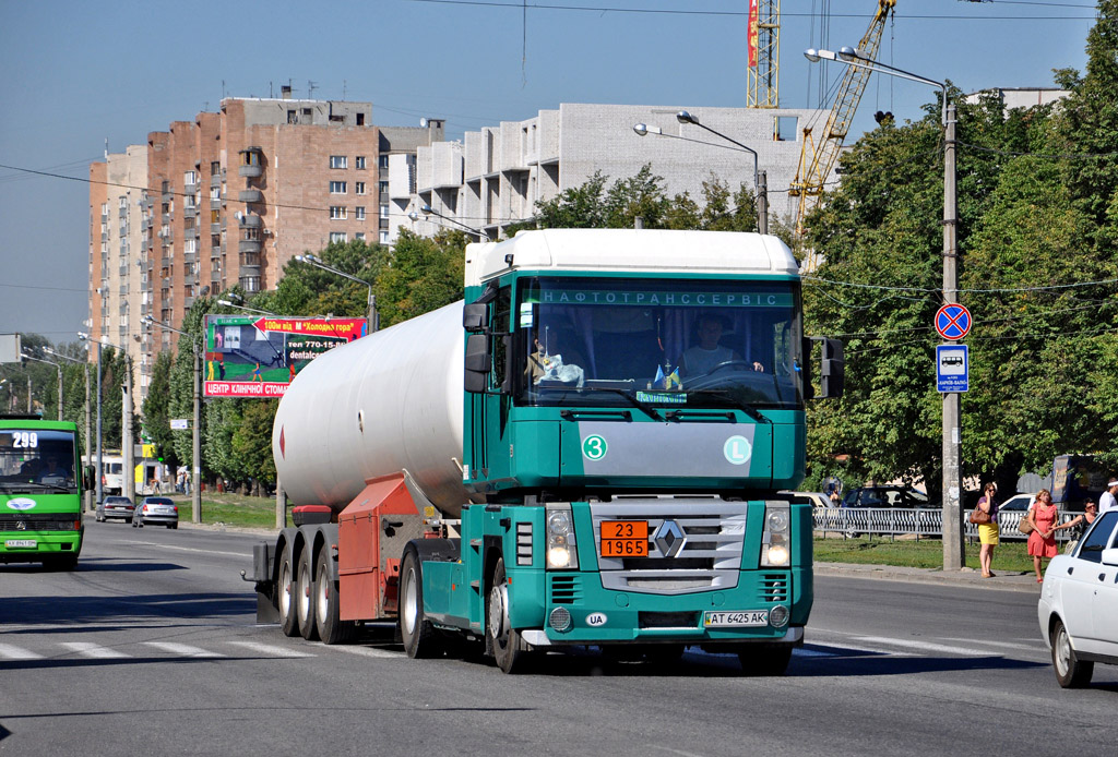 Ивано-Франковская область, № AT 6425 AK — Renault Magnum ('2005)