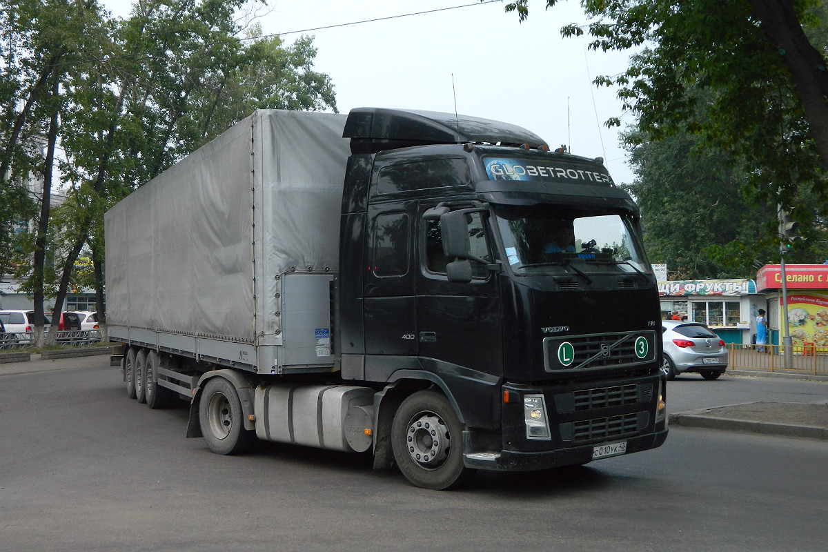 Кемеровская область, № С 010 УК 42 — Volvo ('2002) FH12.400