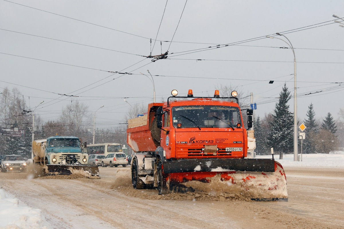 Кемеровская область, № В 002 ОТ 42 — КамАЗ-53605 [536050]