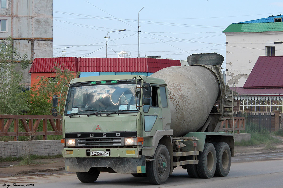 Саха (Якутия), № Р 215 ВХ 14 — Mitsubishi Fuso The Great