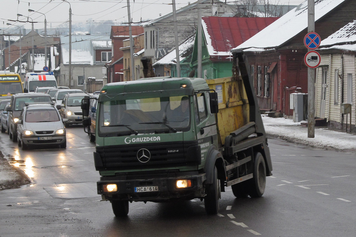 Литва, № HCA 614 — Mercedes-Benz SK 1824