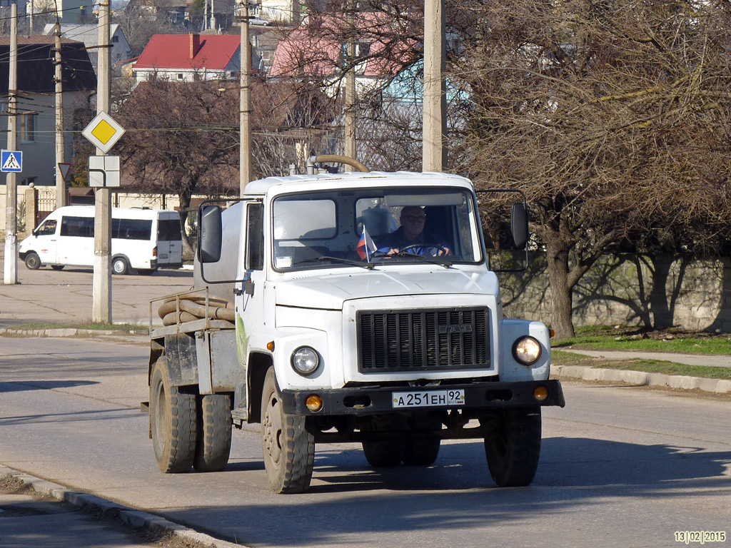 Севастополь, № А 251 ЕН 92 — ГАЗ-3307