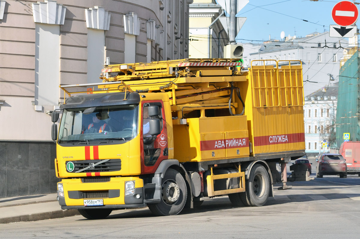 Москва, № 2151 — Volvo ('2006) FE