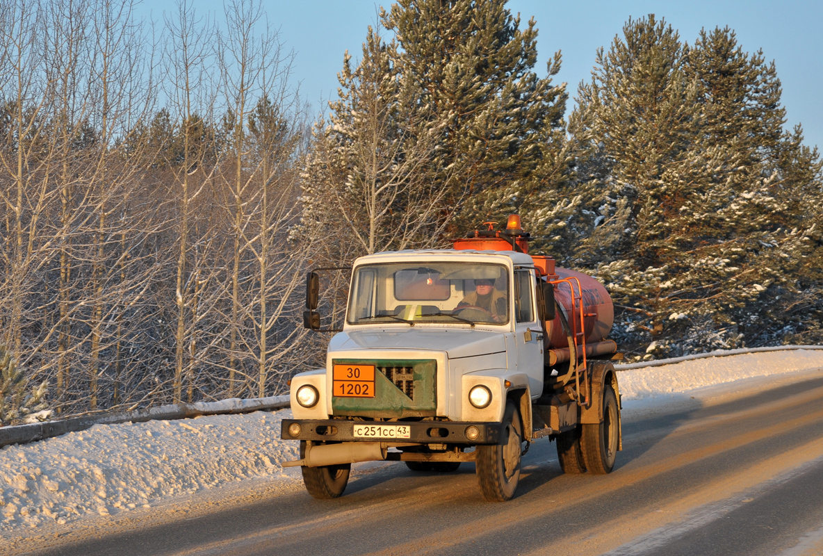 Кировская область, № С 251 СС 43 — ГАЗ-33072