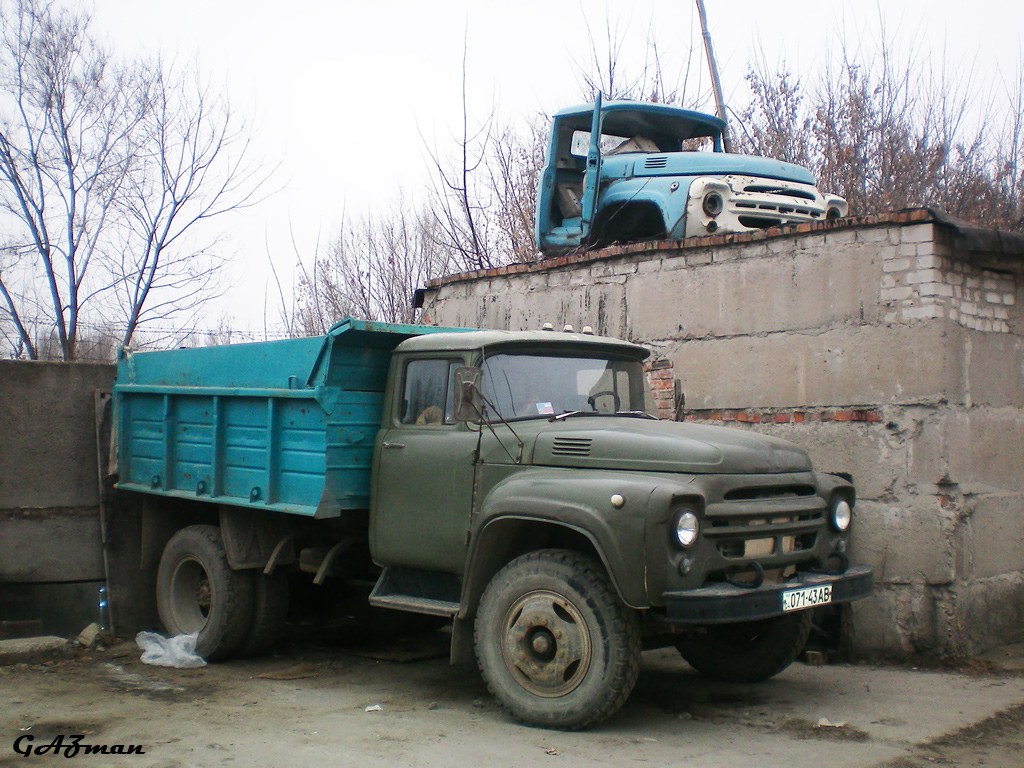 Днепропетровская область, № 071-43 АВ — ЗИЛ-495810