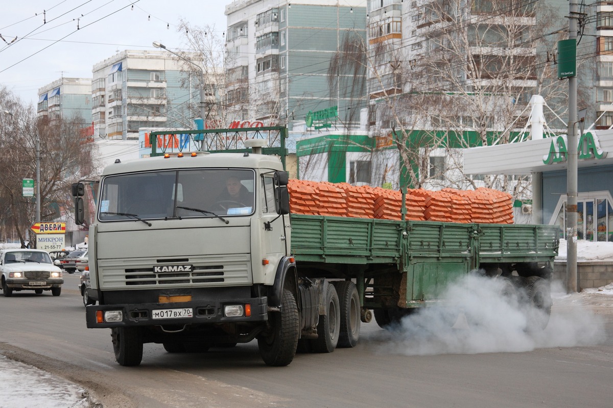 Томская область, № М 017 ВХ 70 — КамАЗ-54115-15 [54115R]