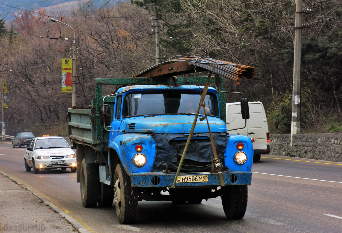 Крым, № Н 9506 МЯ — ЗИЛ-431412