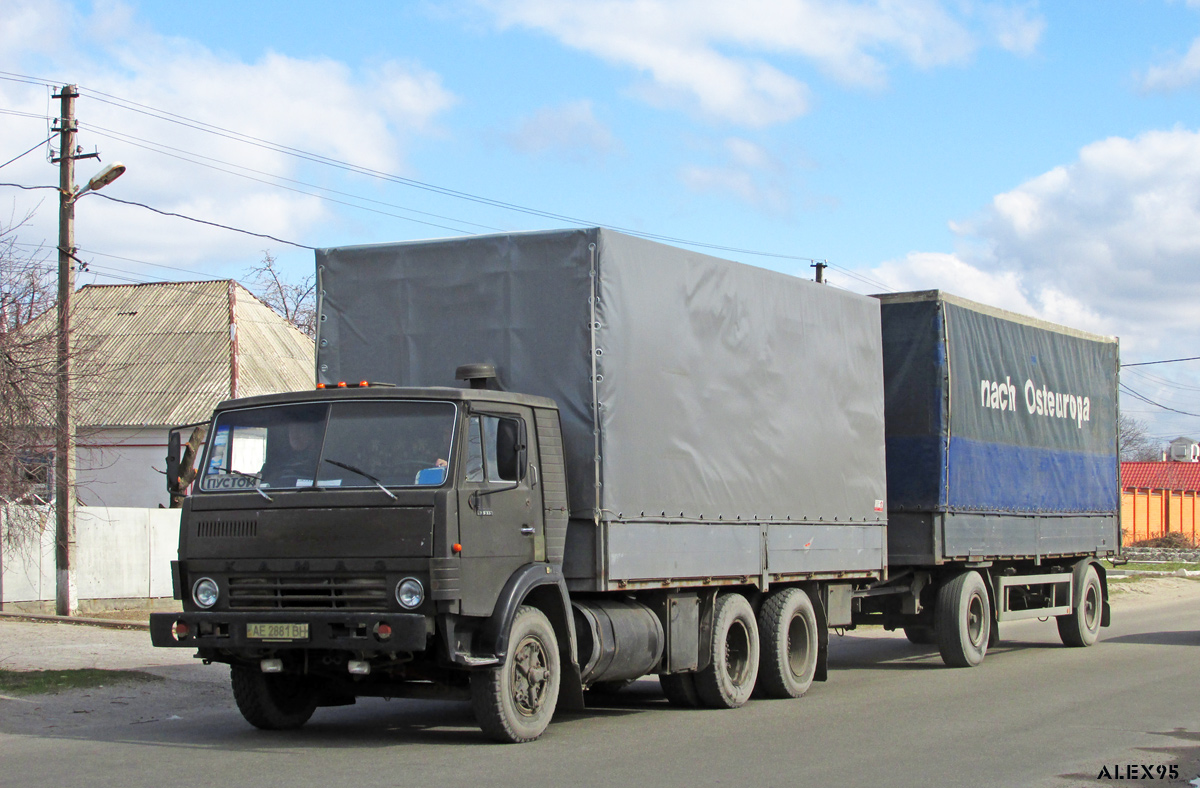 Днепропетровская область, № АЕ 2881 ВН — КамАЗ-53212