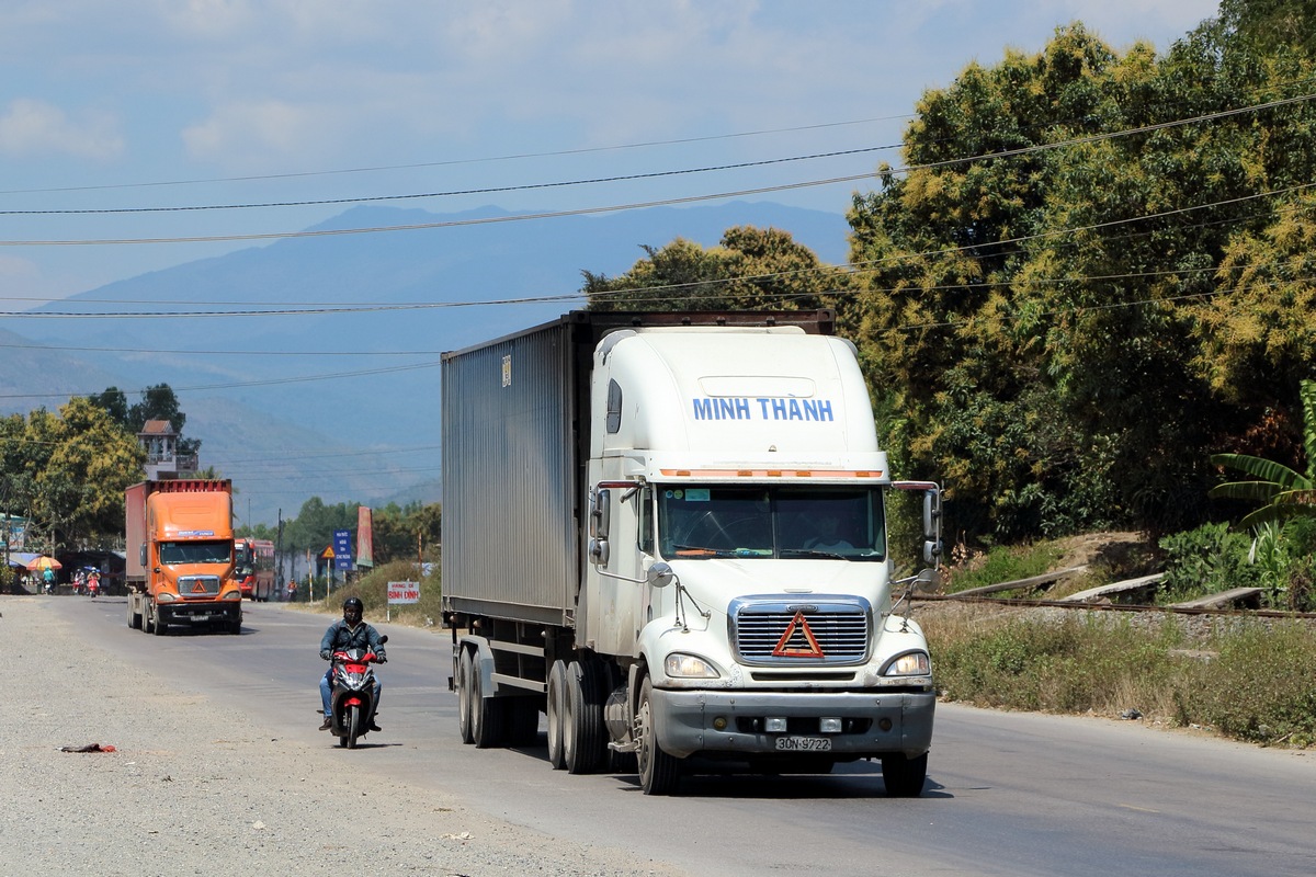 Вьетнам, № 30N-9722 — Freightliner Columbia