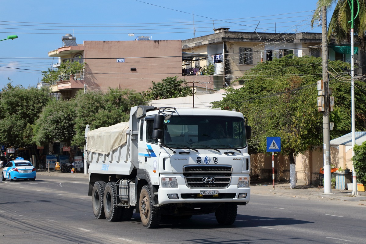 Вьетнам, № 79C-063.43 — Hyundai Power Truck HD270