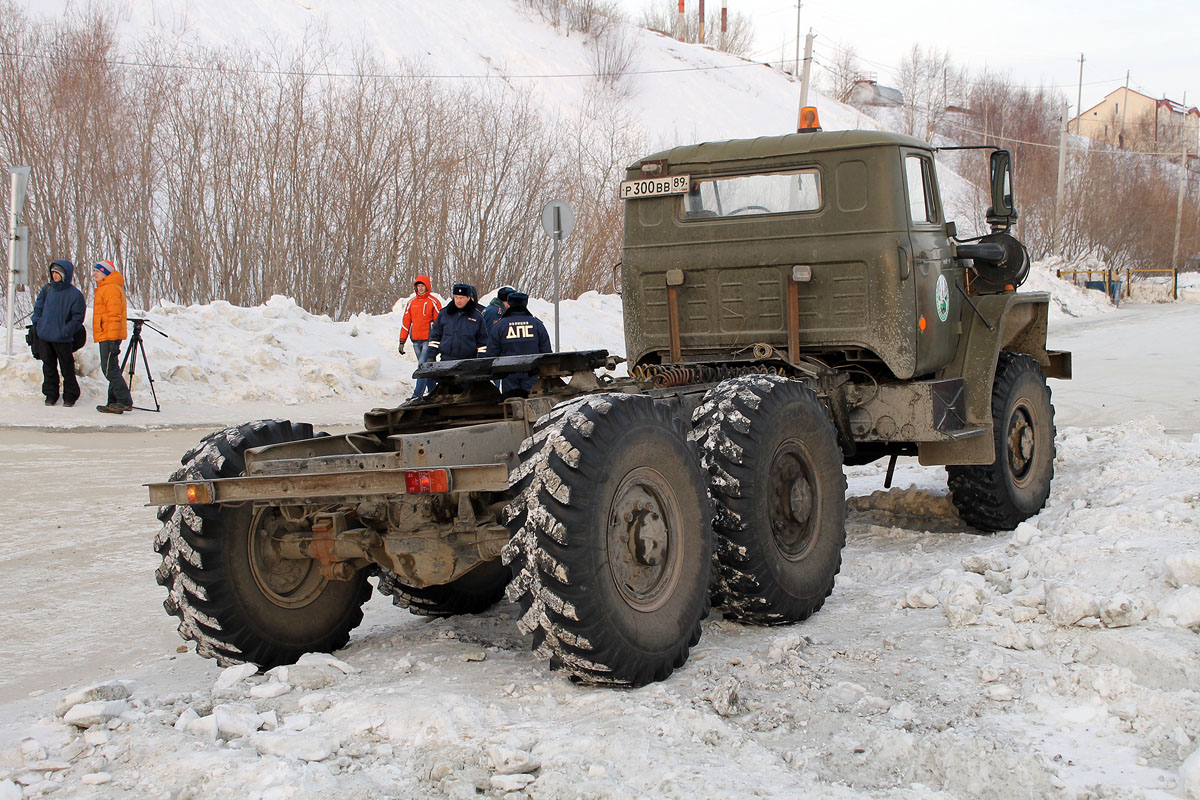 Ямало-Ненецкий автоном.округ, № Р 300 ВВ 89 — Урал-44202-10