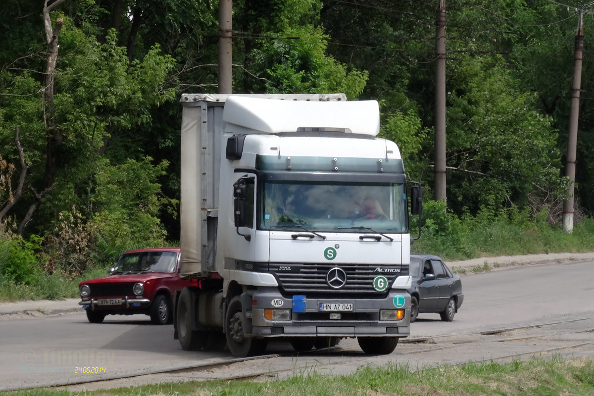 Молдавия, № HN AZ 041 — Mercedes-Benz Actros ('1997) 1835