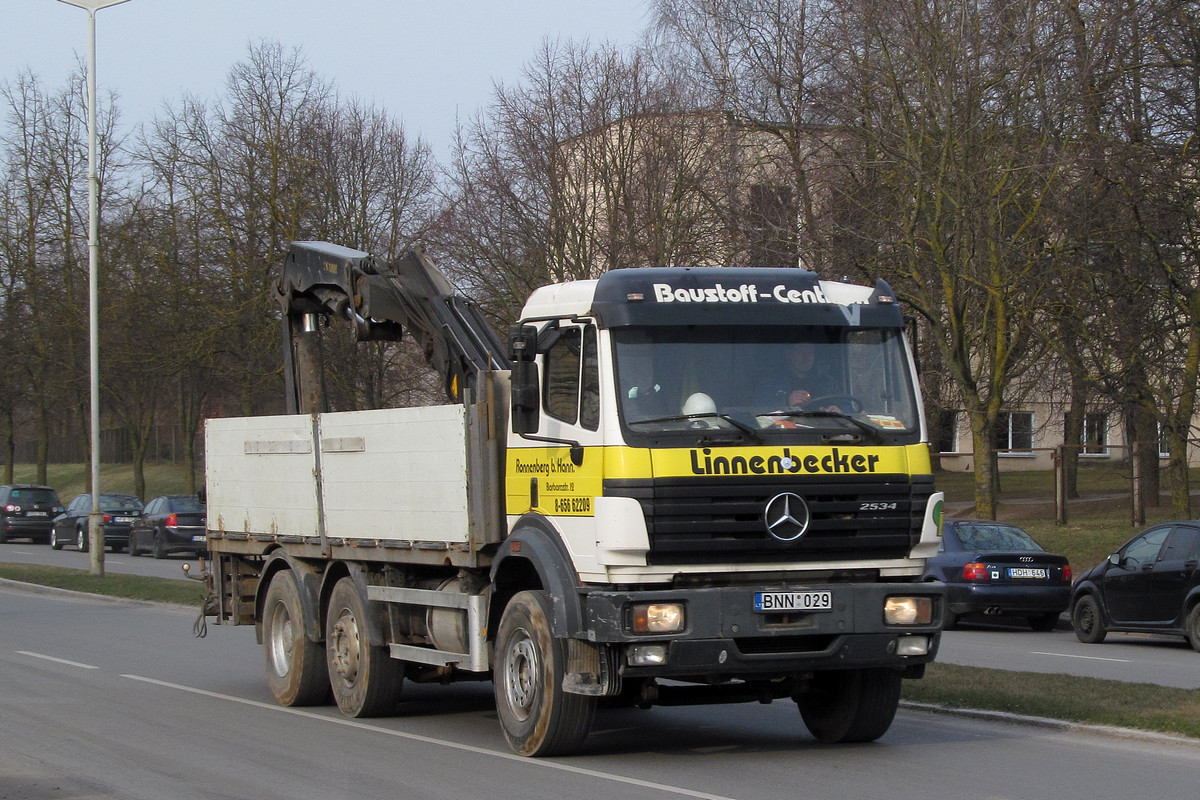 Литва, № BNN 029 — Mercedes-Benz SK (общ. мод.)