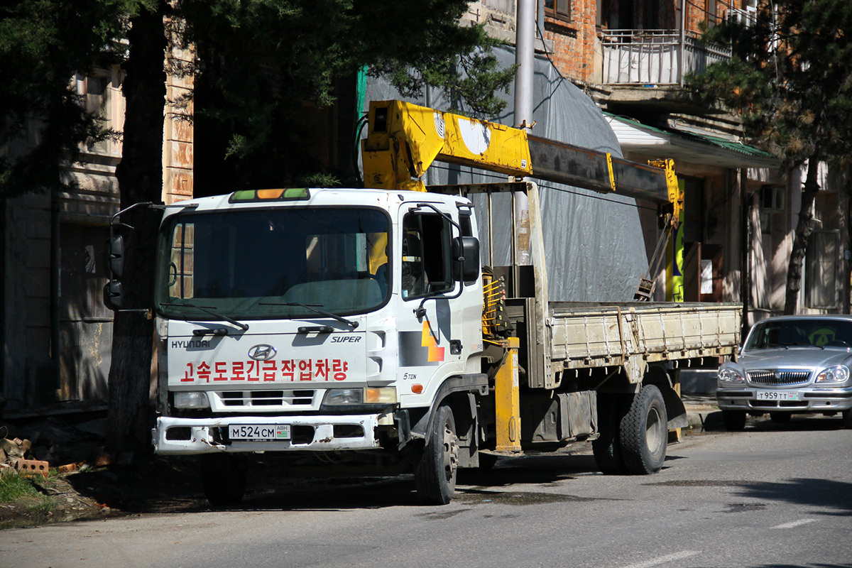 Абхазия, № М 524 СМ — Hyundai Super Medium HD120