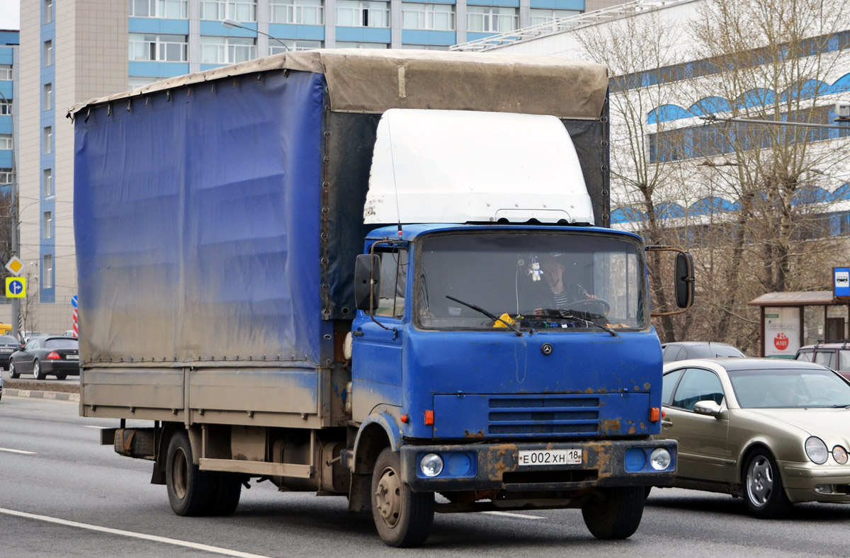 Удмуртия, № Е 002 ХН 18 — Mercedes-Benz LP (общ. мод.)