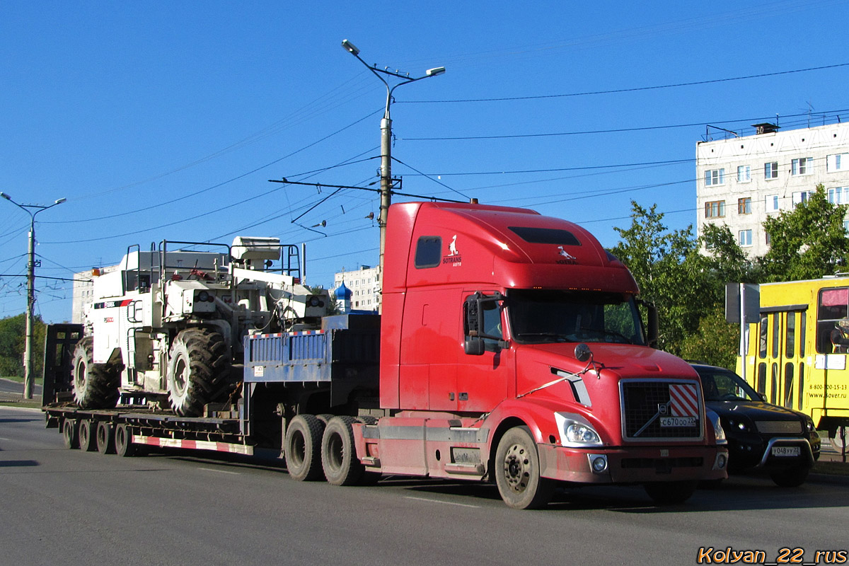 Алтайский край, № С 670 ОО 22 — Volvo VNL670; Алтайский край — Разные фотографии (Спецтехника)