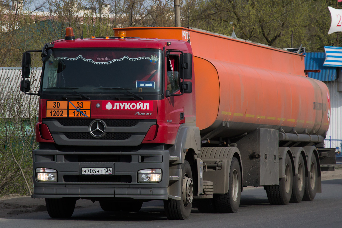 Волгоградская область, № В 705 ВТ 134 — Mercedes-Benz Axor 1840 [Z9M]