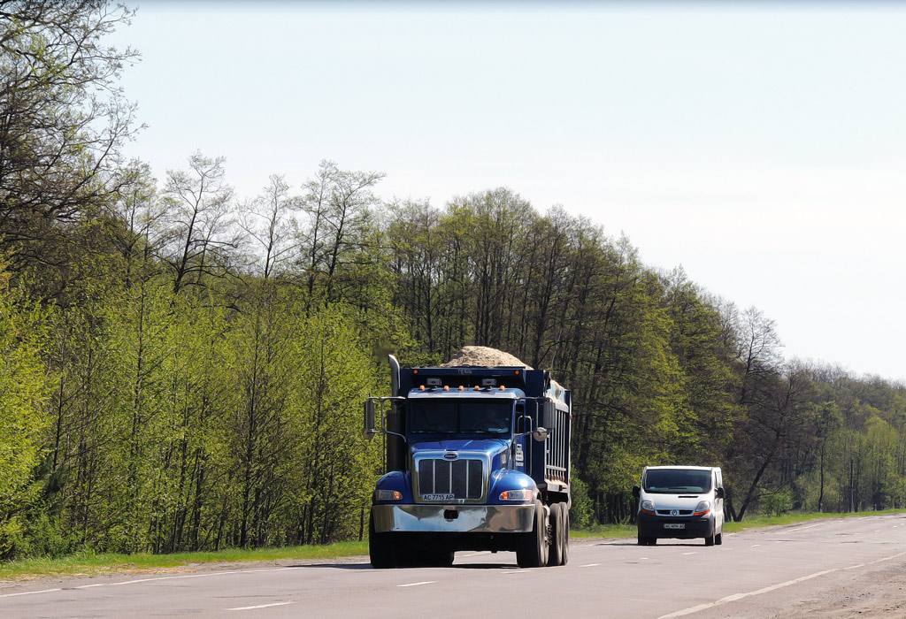 Волынская область, № АС 7715 АР — Peterbilt 335