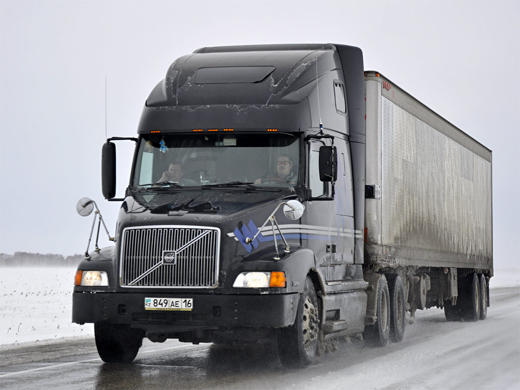 Восточно-Казахстанская область, № 849 AE 16 — Volvo VNL660