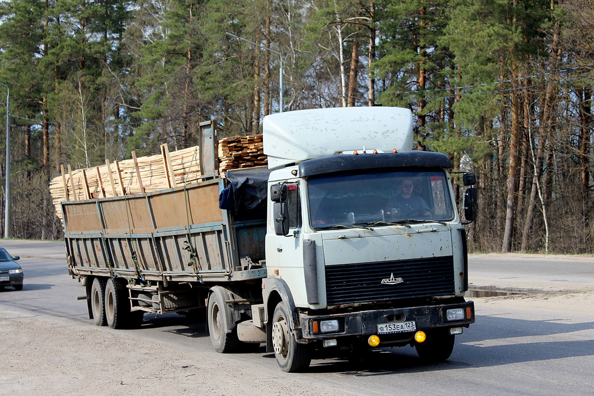 Краснодарский край, № В 153 ЕА 123 — МАЗ-54323