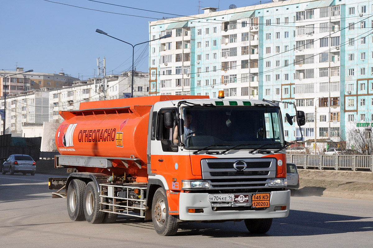 Саха (Якутия), № Н 704 КЕ 14 — Hino Profia