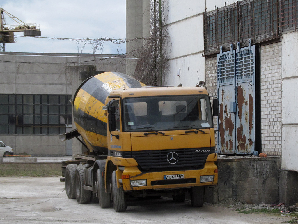 Литва, № ACA 697 — Mercedes-Benz Actros ('1997) 3235