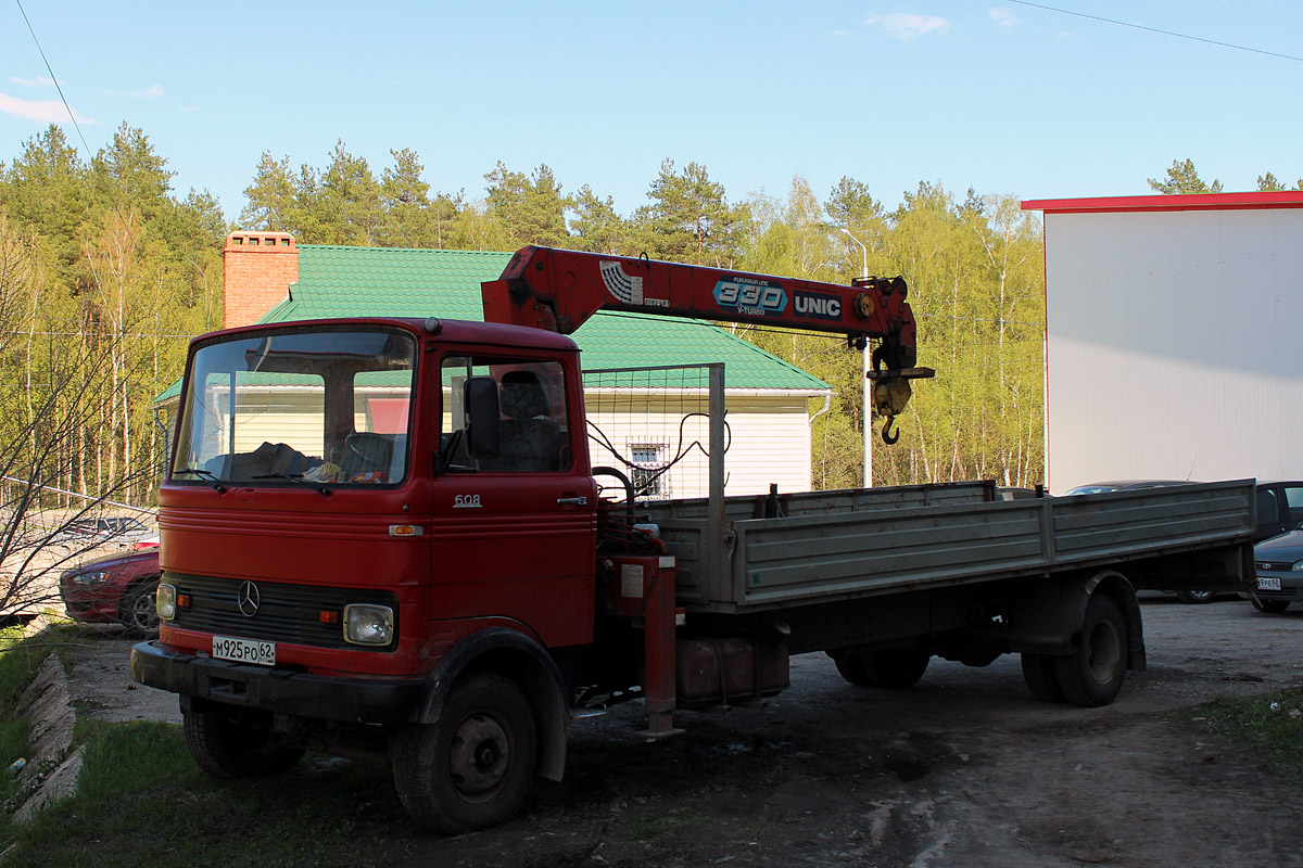 Рязанская область, № М 925 РО 62 — Mercedes-Benz LP (общ. мод.)