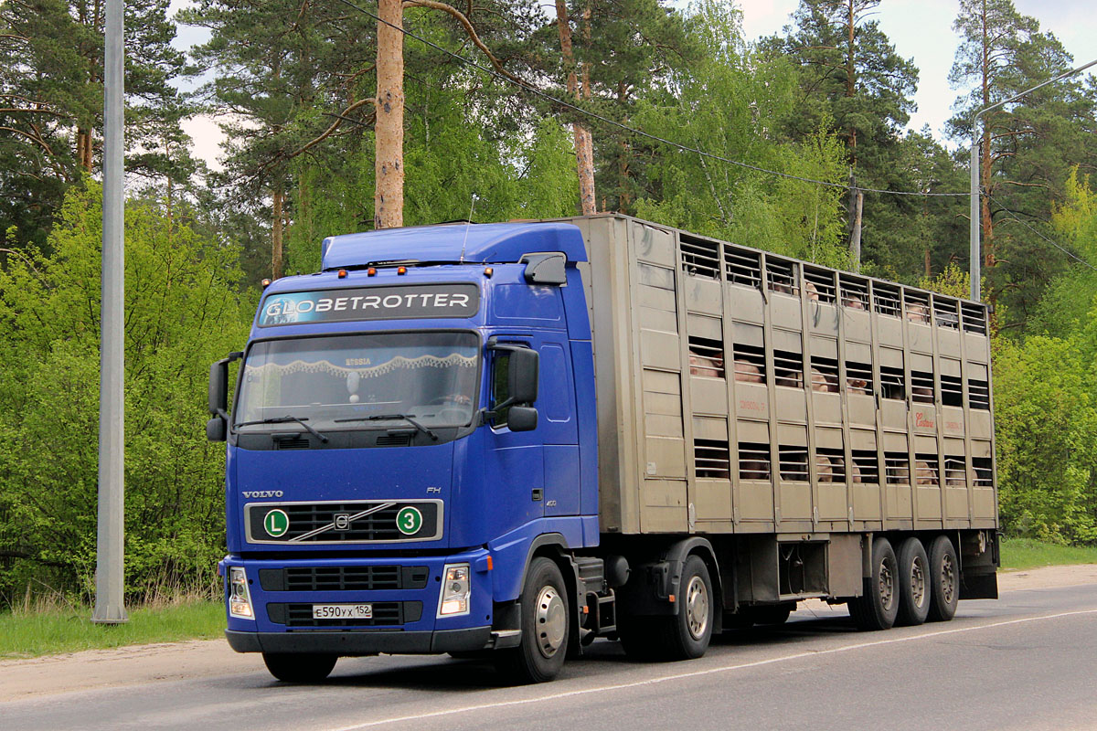 Нижегородская область, № Е 590 УХ 152 — Volvo ('2002) FH12.400