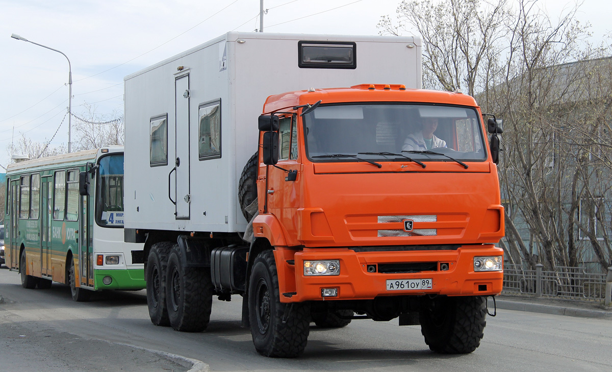 Ямало-Ненецкий автоном.округ, № А 961 ОУ 89 — КамАЗ-43118-24