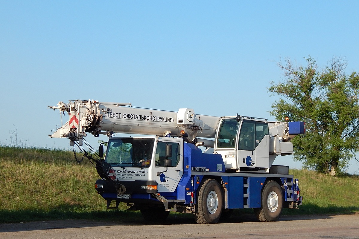 Ростовская область, № М 686 НН 161 — Liebherr (общая модель)