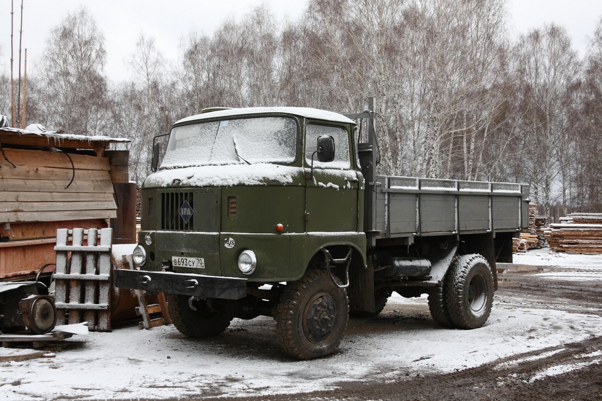 Томская область, № В 693 СУ 70 — IFA W50LA/PV