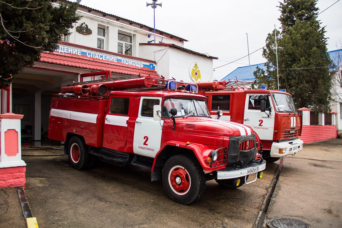 Севастополь, № А 042 ВУ 92 — ЗИЛ-431412 (УАМЗ)