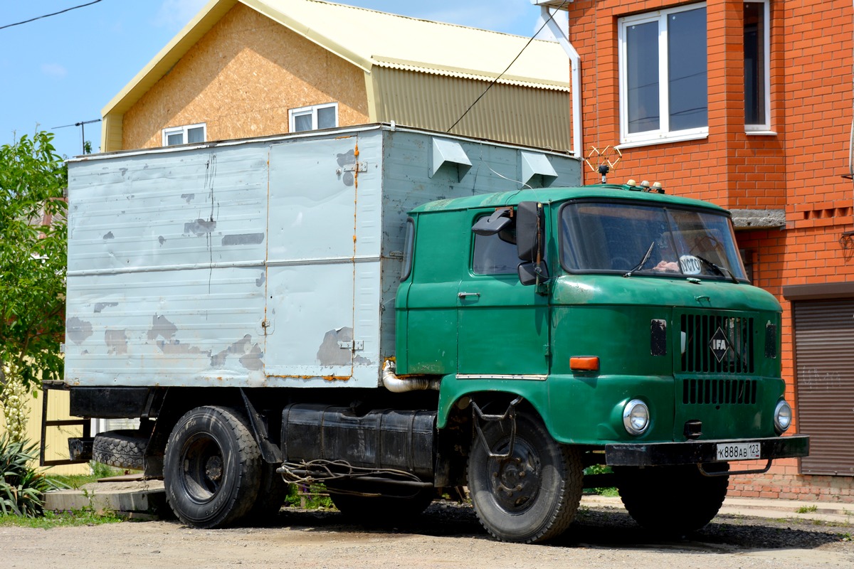 Краснодарский край, № К 888 АВ 123 — IFA W50L/MK