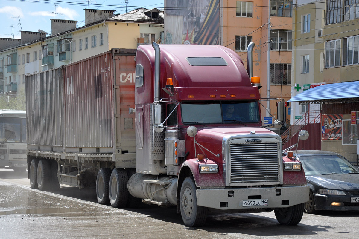 Саха (Якутия), № О 690 ЕС 14 — Freightliner FLD 120 Classic