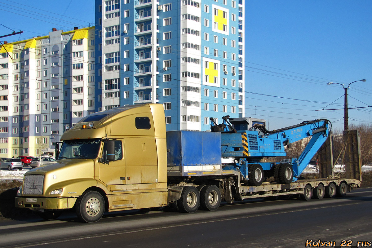 Алтайский край, № А 223 ОР 22 — Volvo VNL660