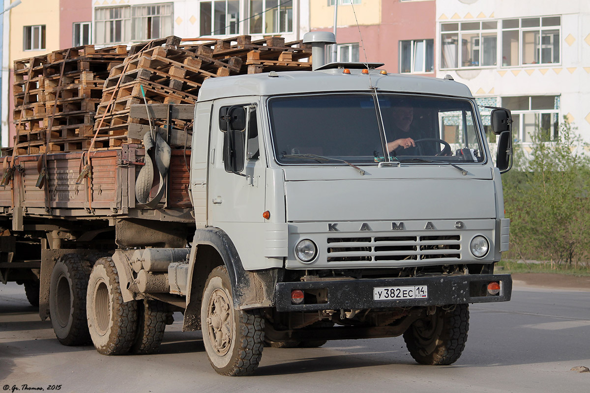 Саха (Якутия), № У 382 ЕС 14 — КамАЗ-54112